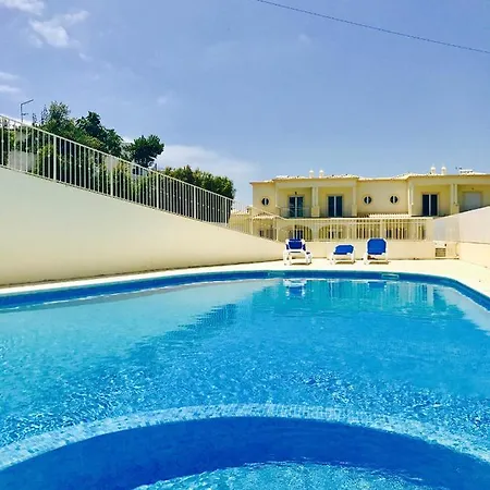 In The Heart Of The Sunny Beach Of Albufeira * Guia (Faro)