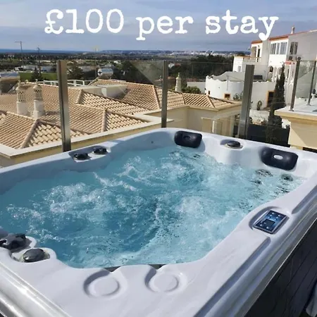 Dom wakacyjny In The Heart Of The Sunny Beach Of Albufeira